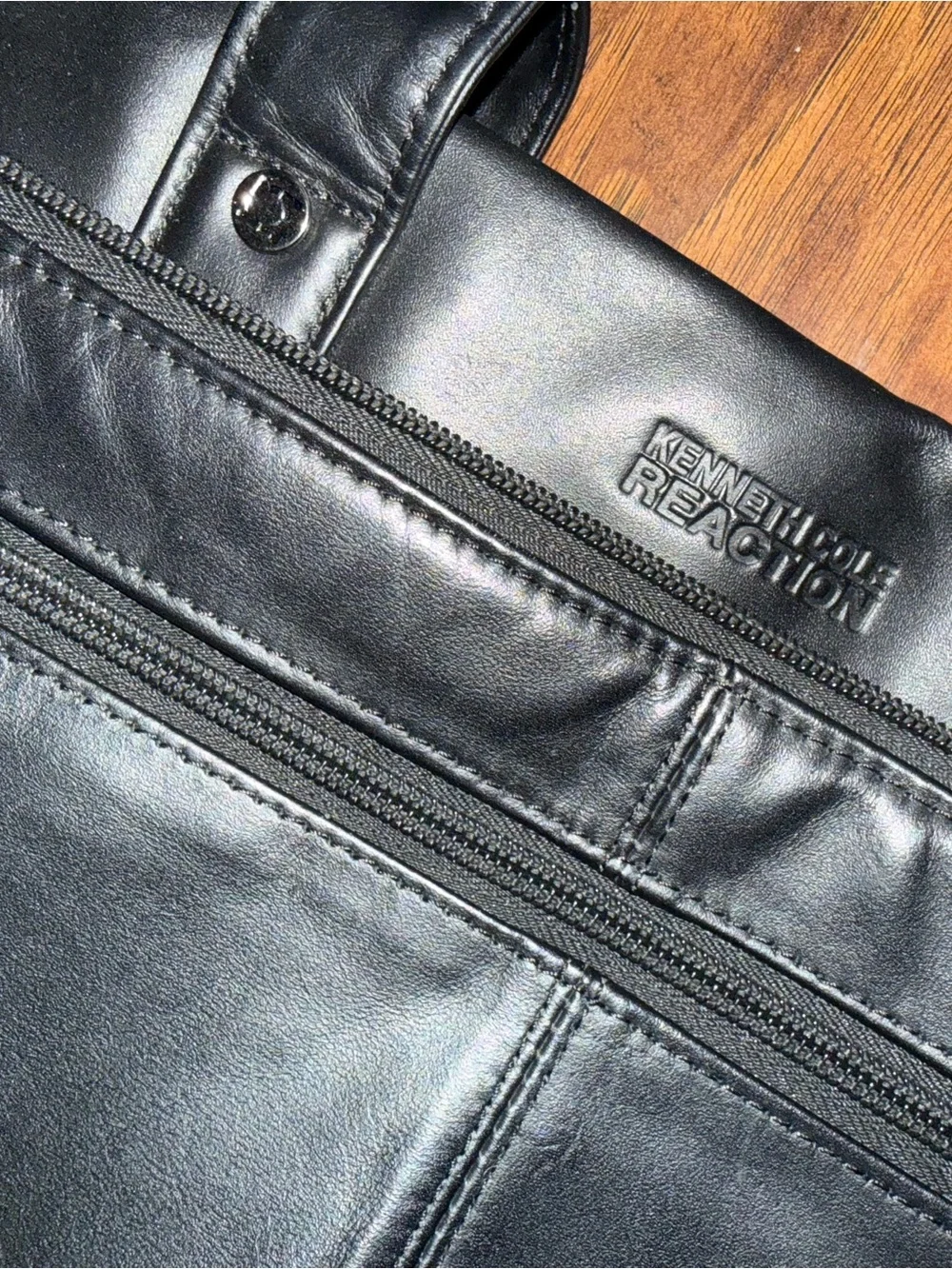 Kenneth Cole Reaction Black Leather Shoulder Bag with Front Zipper
